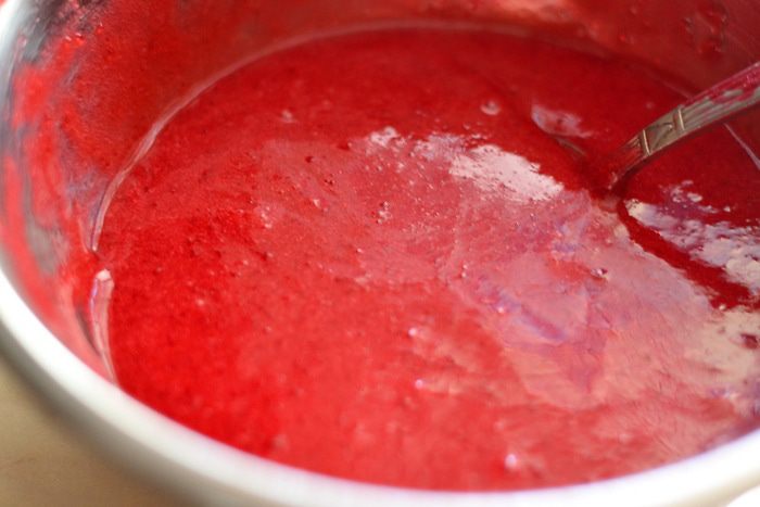 Медовый торт с малиновым мармеладом