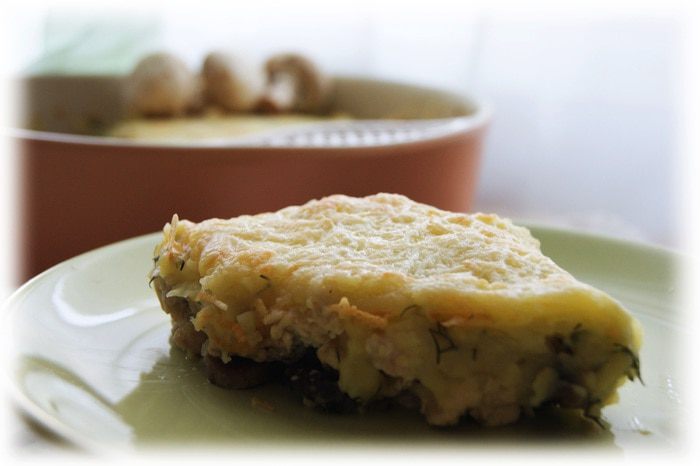 Запеканка с куриным филе, грибами и картофельным пюре