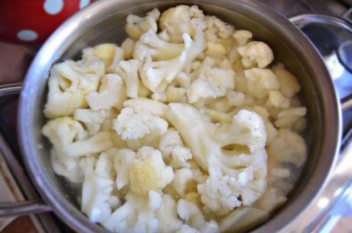 Суфле из цветной капусты с морковью и луком-пореем