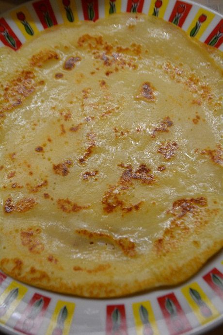 Блинный пирог с грибами и сыром