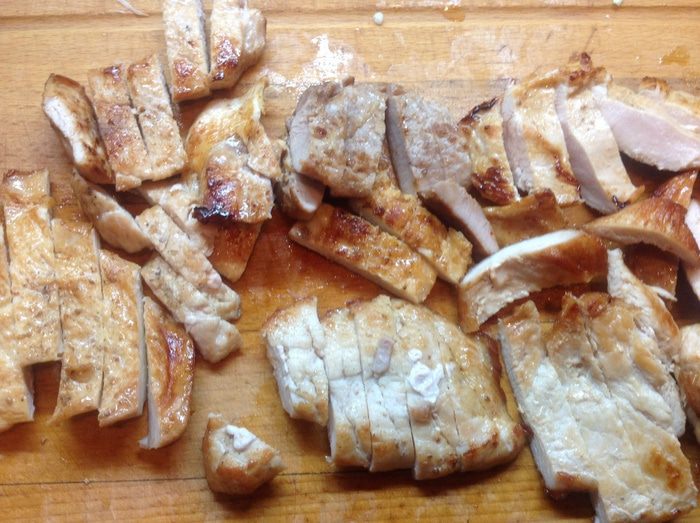 Курица в соусе с кремовой кашей