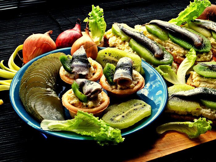 Бутерброд &amp;quot;Килька, картошка, киви&amp;quot;