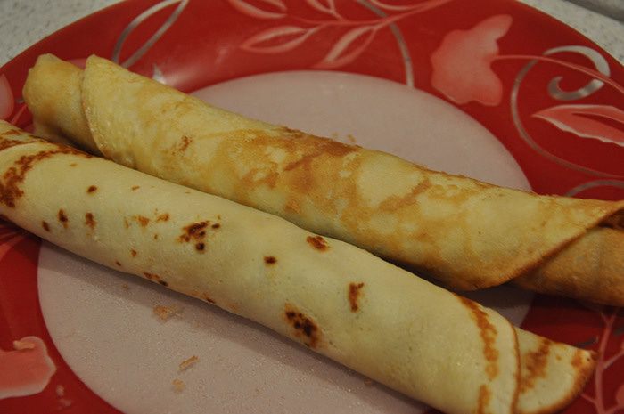 Блины с молочной начинкой в шоколадных кольцах