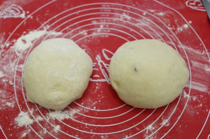 Бриоши с изюмом