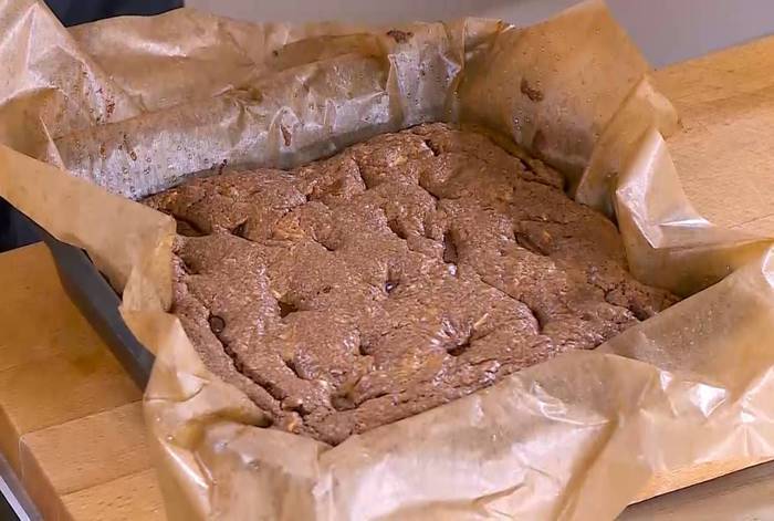 Шоколадный пирог с арахисом 
