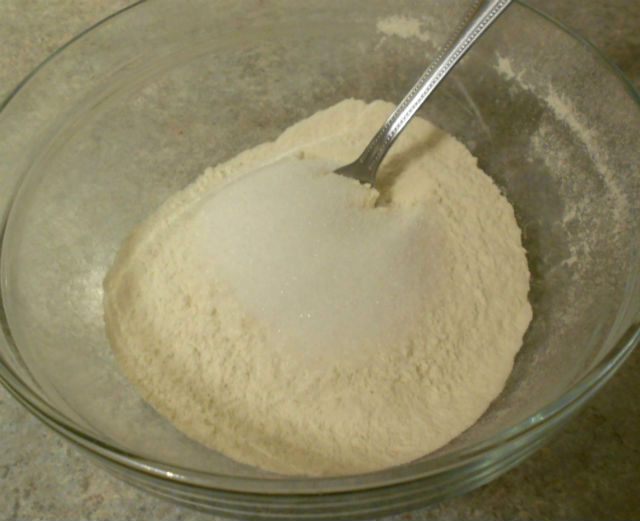 Пирог-цветок с персиками