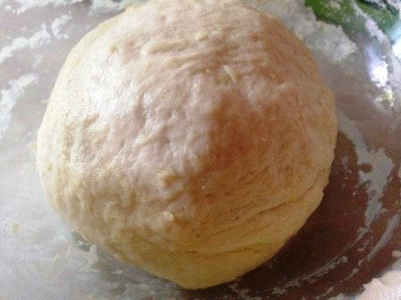 Сдобный пирог с маком и корицей
