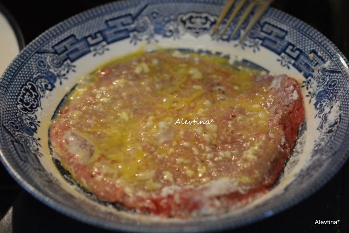 Говядина под сырным соусом