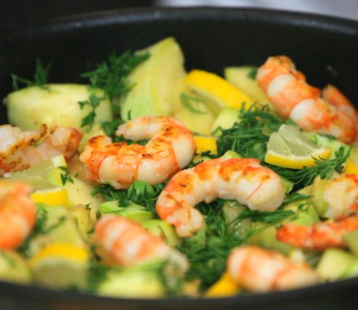 Креветки с кабачком и лимоном