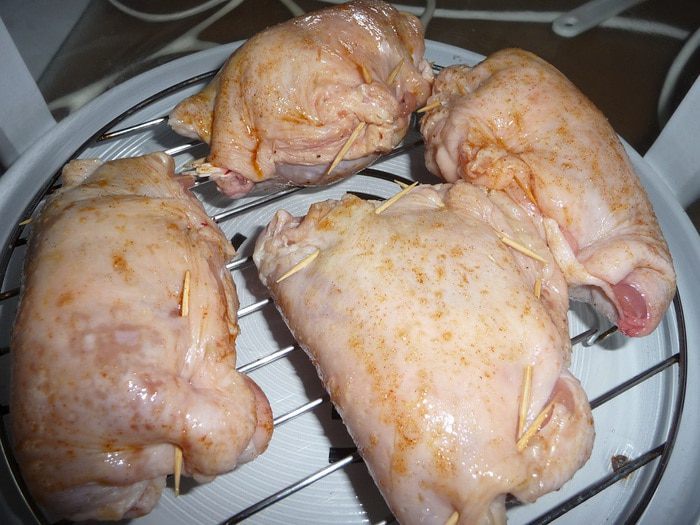 Куриные окорочка фаршированные цветной капустой