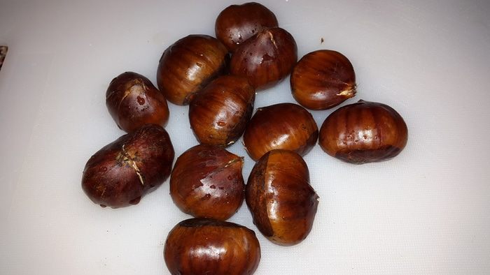 Брюссельская капуста с каштанами, грибами и вялеными томатами