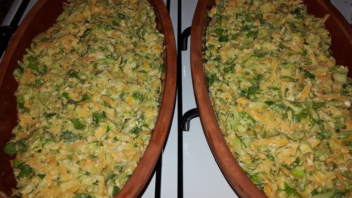 Кабачково-тыквенная запеканка с зеленью и овсяными хлопьями