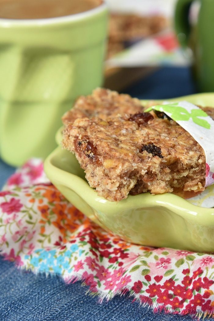 Батончики постной гранолы с изюмом и корицей