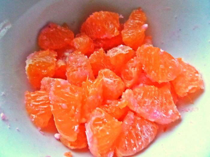 Кекс на сметане с мандаринами и клюквой