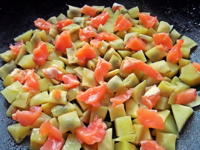 Фриттата с лососем и картофелем