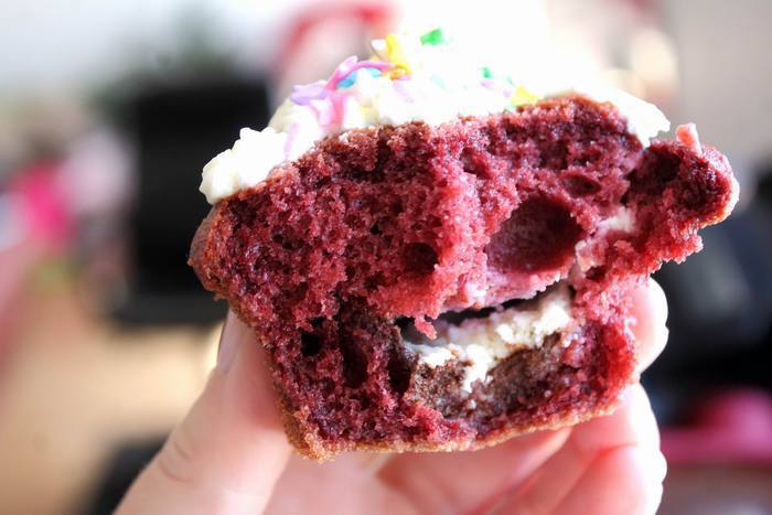 Кексы Red Velvet с сюрпризом