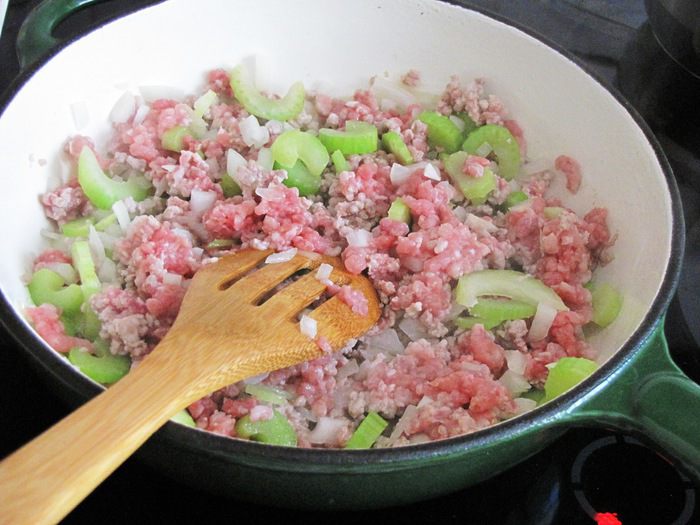 Тыква с фаршем, яблоками, изюмом