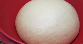 Томатный батон с вялеными помидорами