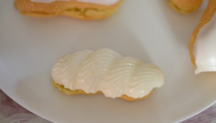 Эклеры со сливочно-шоколадным кремом (Ekler fánk)