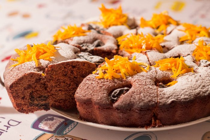 Шоколадник с апельсином, ромом и черносливом