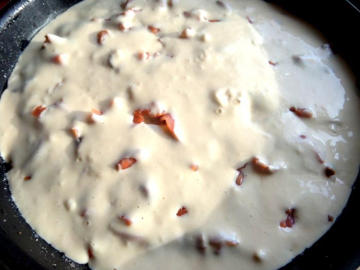 Золотистый заливной пирог с рыбой