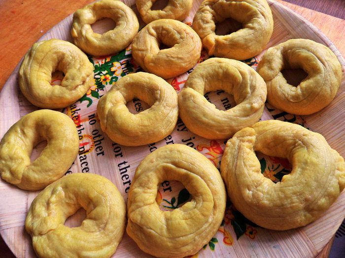 Тыквенные бублики с маком и куркумой