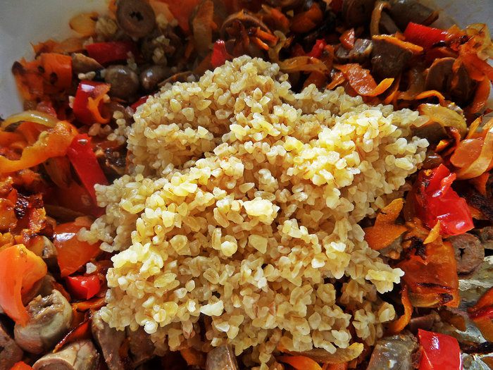 Булгур с сердечками в съедобной тарелке