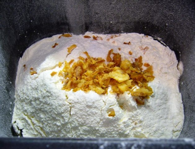 Лепешки с луком на оливковом масле