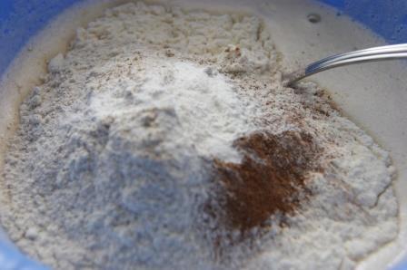 Медовый кекс (леках) под карамельным соусом