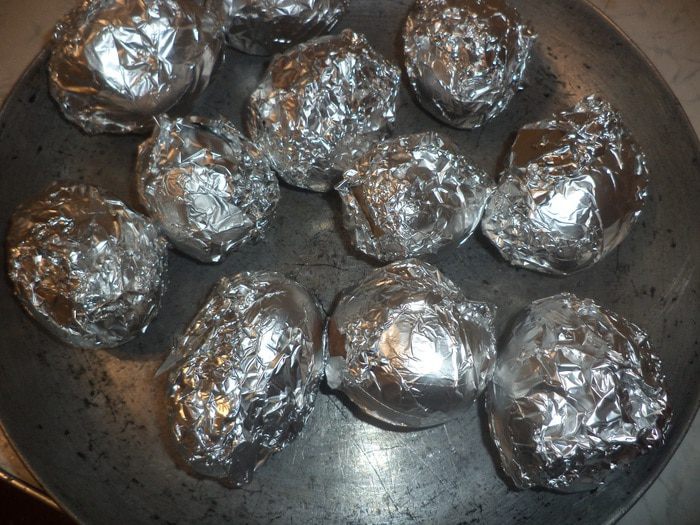 Запечённая картошка с беконом и помидорами