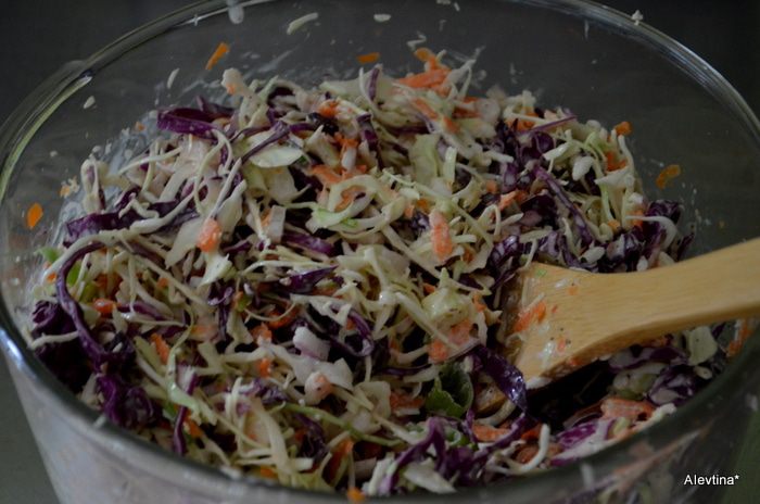 Пряный салат из капусты (Coleslaw)