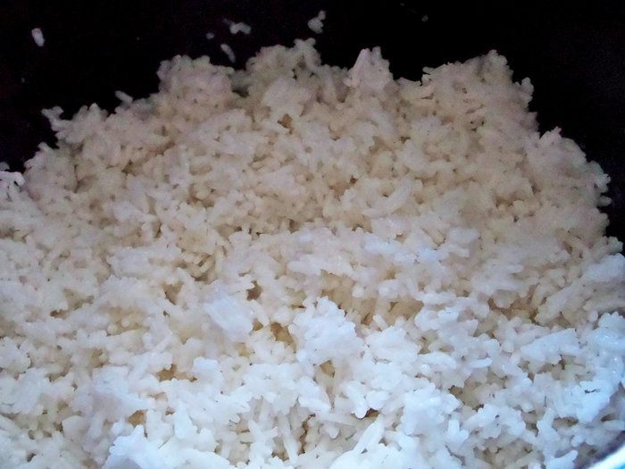 Сырно-овощной салат с рисом