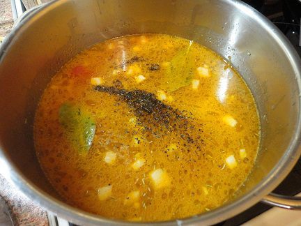 Томатный куриный суп с перловкой