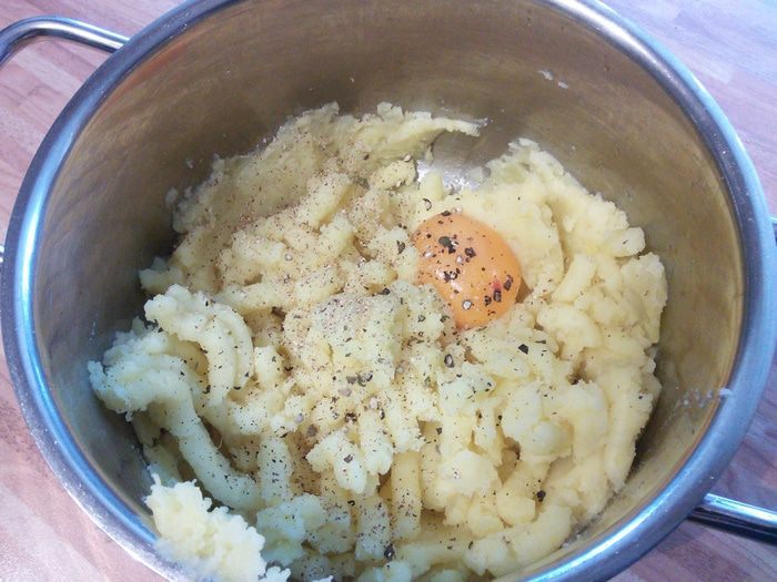 Картофельная запеканка с соусом путанеска 
