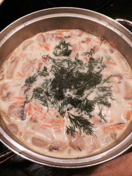 Сырный суп с шампиньонами и брокколи