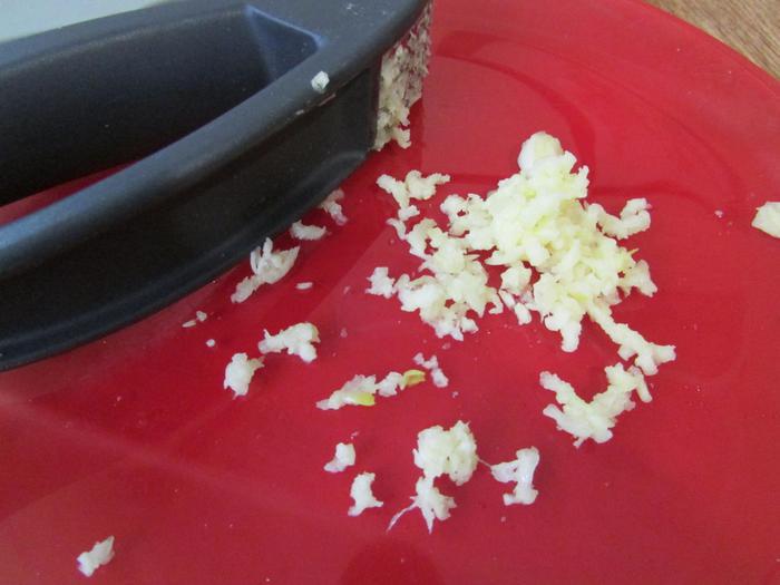 Скумбрия, фаршированная стручковой фасолью