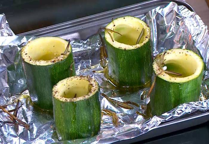 Цукини, фаршированные муссом из артишоков 