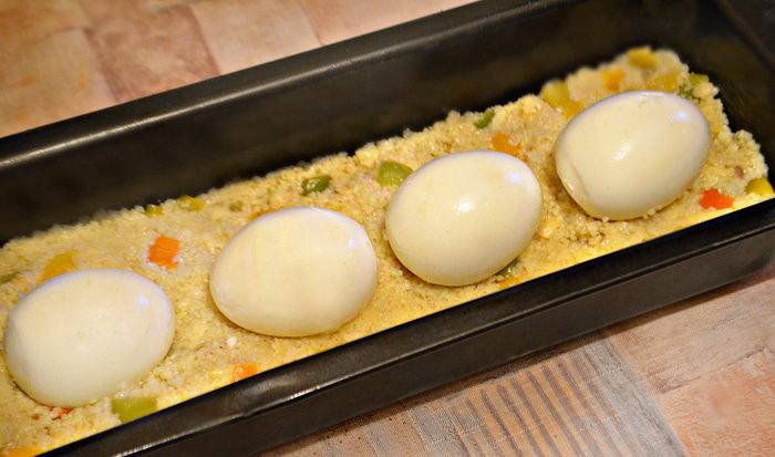 Террин с кускусом и яйцом