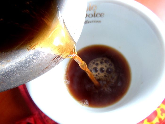 Карамельный кофе под сливочной шапочкой