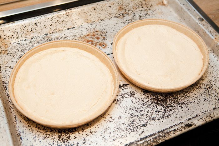Торт безе с черносливом и инжиром