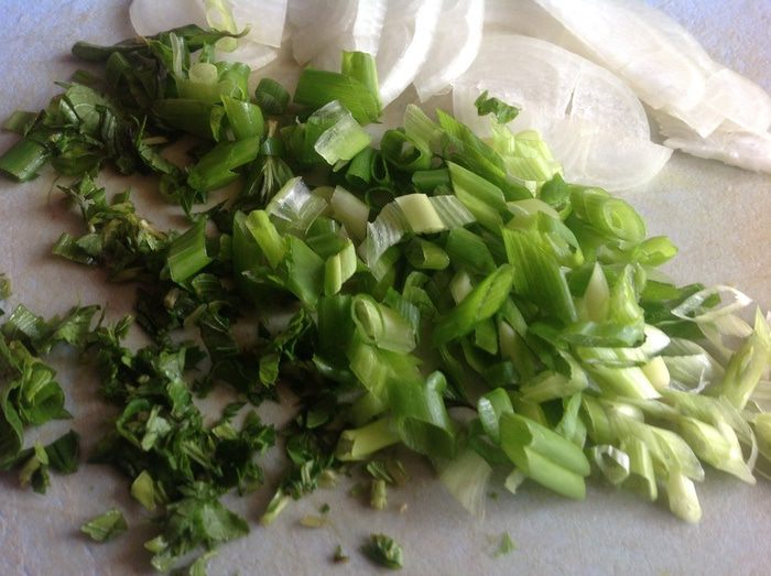 Летний рисовый салат с овощами