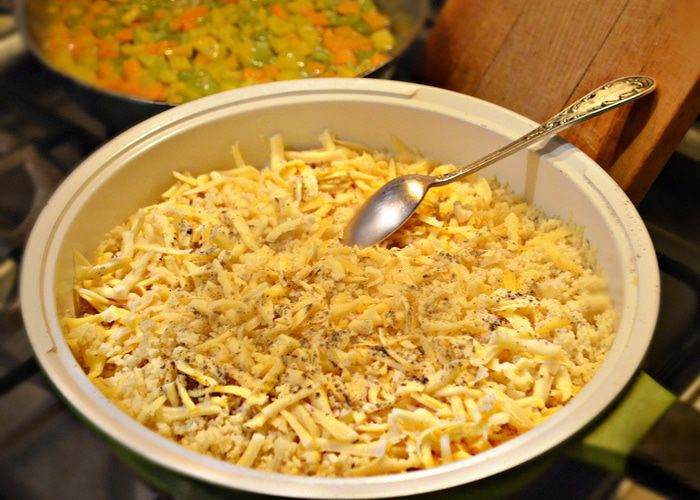Террин с кускусом и яйцом