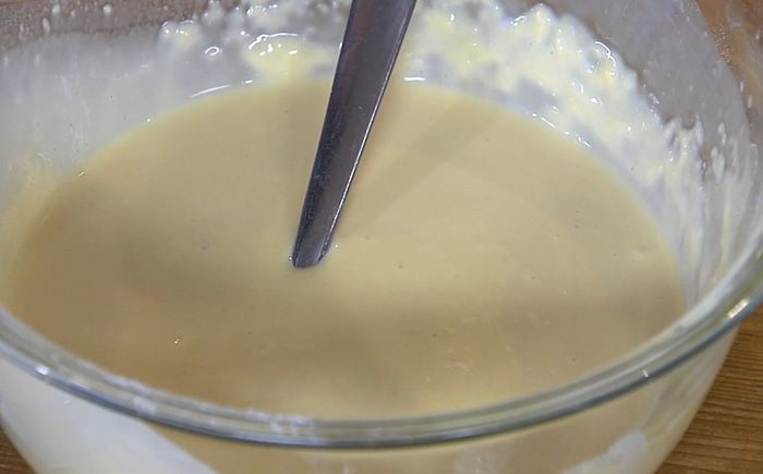 Творожные блинчики с малиновым соусом 
