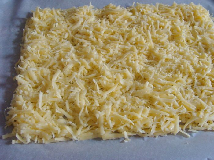 Сырные монетки в хлебном колечке