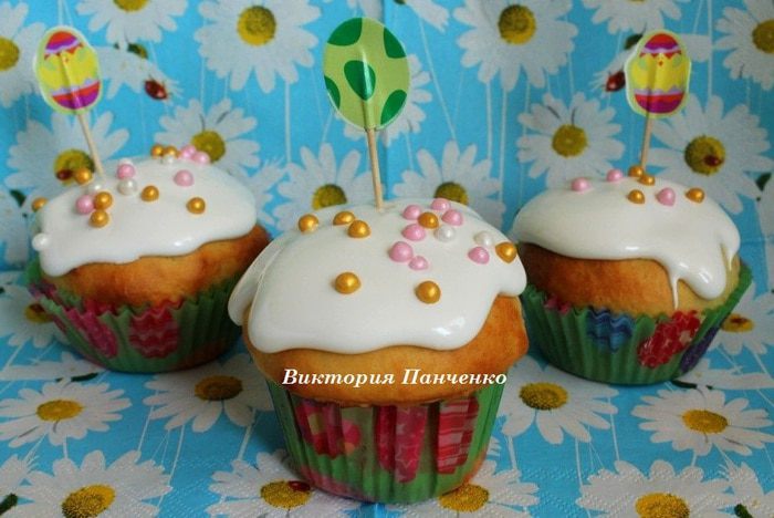 Куличи с апельсиновой цедрой и вяленой клюквой