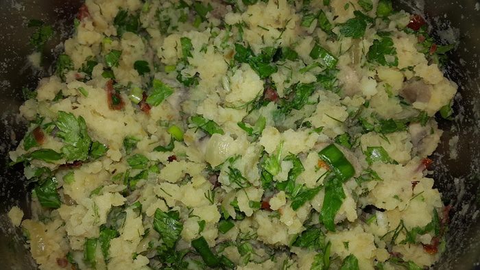 Картофельные биточки с булгуром, грибами и вялеными томатами