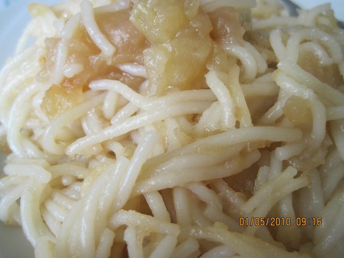 Вермишель с яблоками