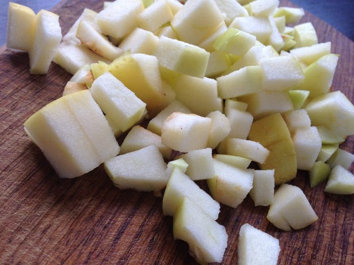 Овсяные батончики с яблоком и изюмом
