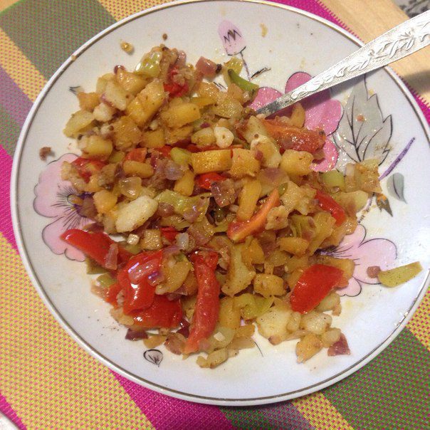 Пирамидки с яйцом и овощами на завтрак
