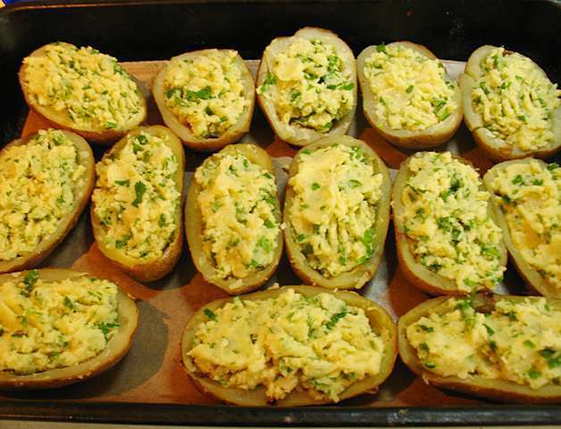 Фаршированный картофель под пармезановой корочкой